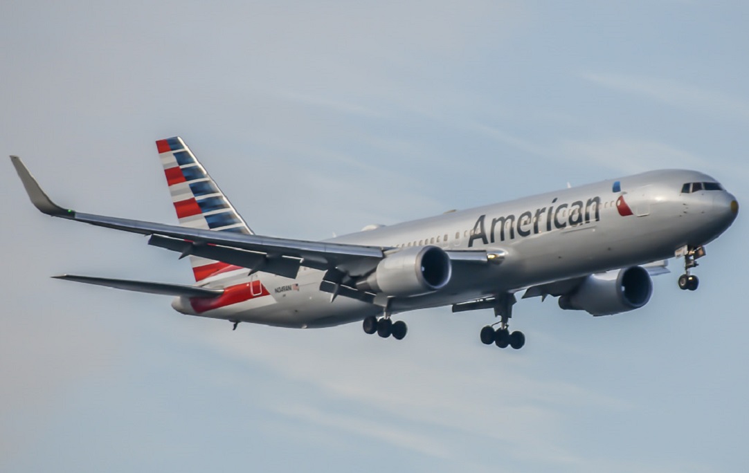 N349AN · Boeing 767-323/ER · (JFK / KJFK)