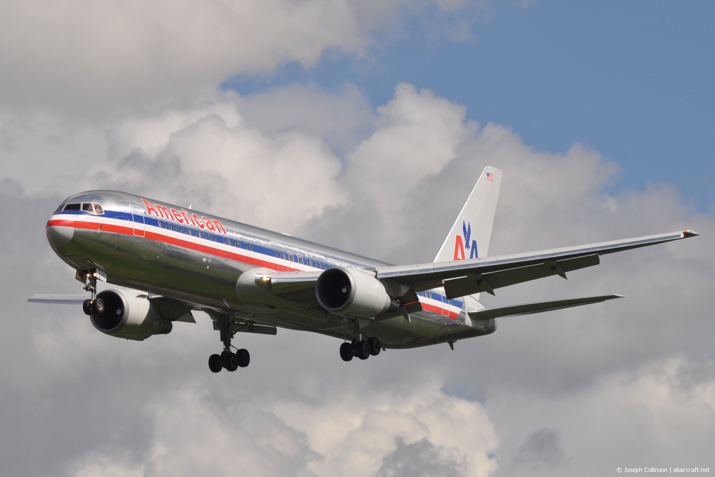 N373AA · Boeing 767-323/ER · (LHR / EGLL)