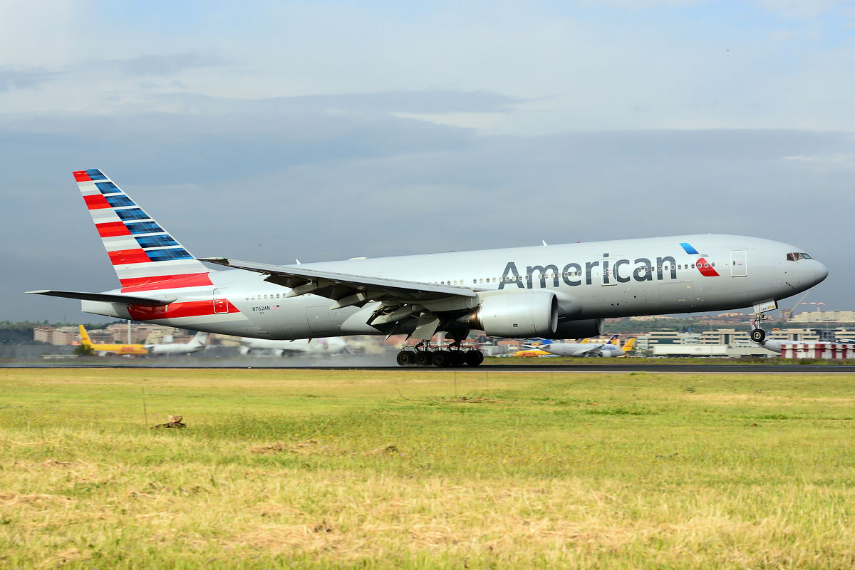 N762AN · Boeing 777-223/ER · (MAD / LEMD)