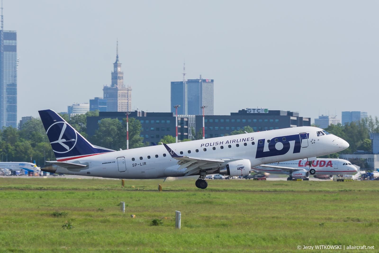 SP-LIR · Embraer ERJ-175STD · (WAW / EPWA)