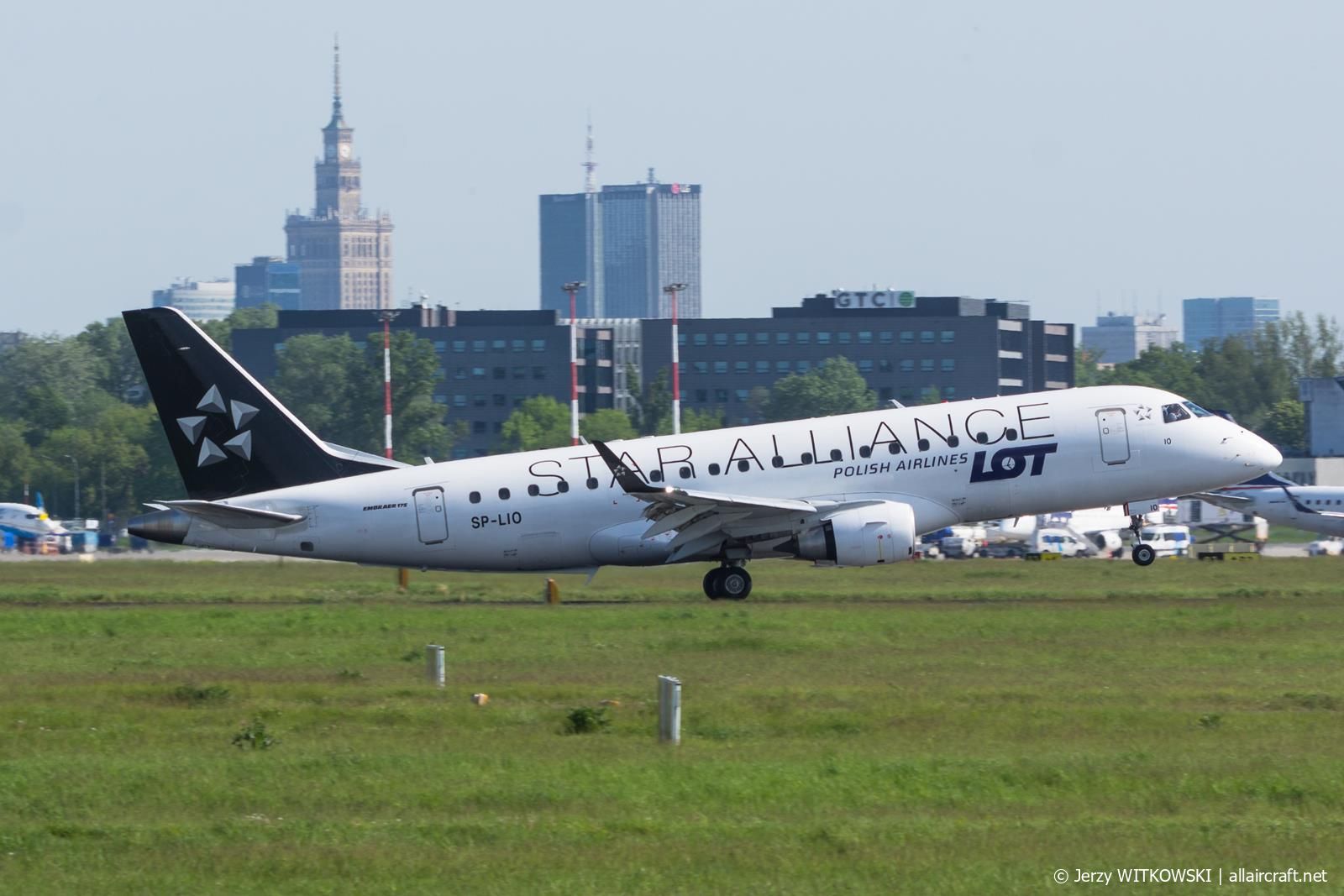SP-LIO · Embraer 170-200LR · (WAW / EPWA)