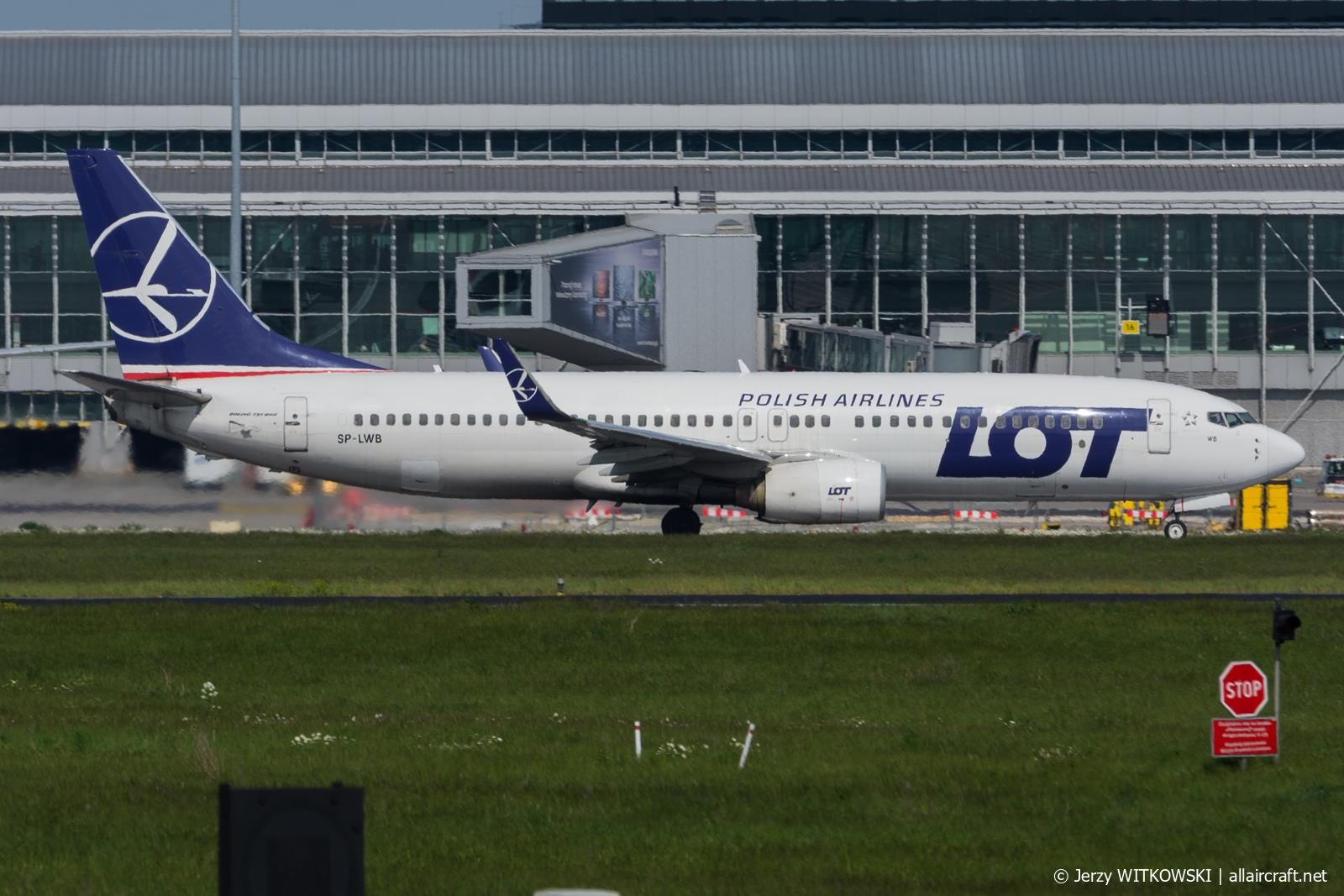 SP-LWB · Boeing 737-89P(WL) · (WAW / EPWA)