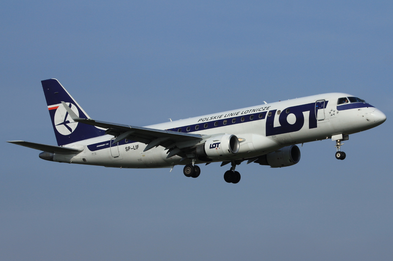SP-LIF · Embraer 170-200LR · (WAW / EPWA)