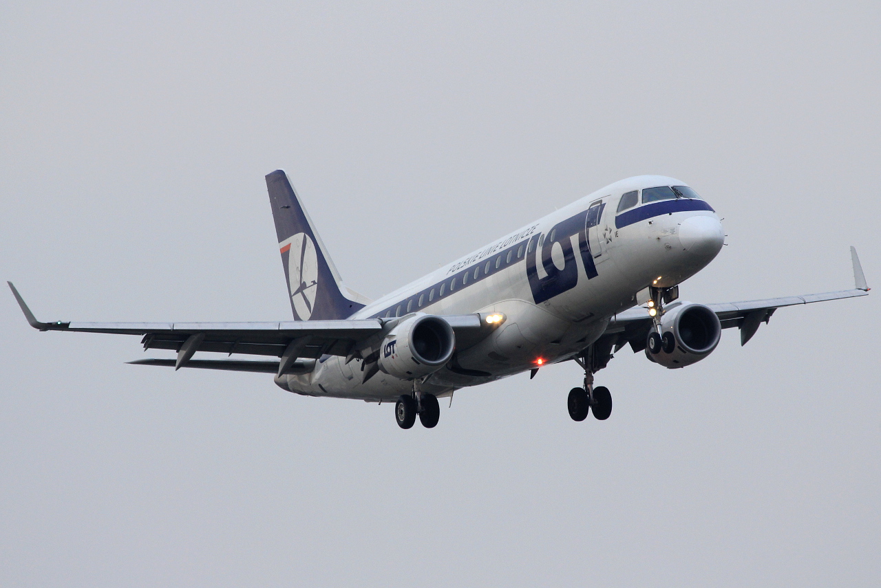 SP-LIE · Embraer 170-200LR · (WAW / EPWA)