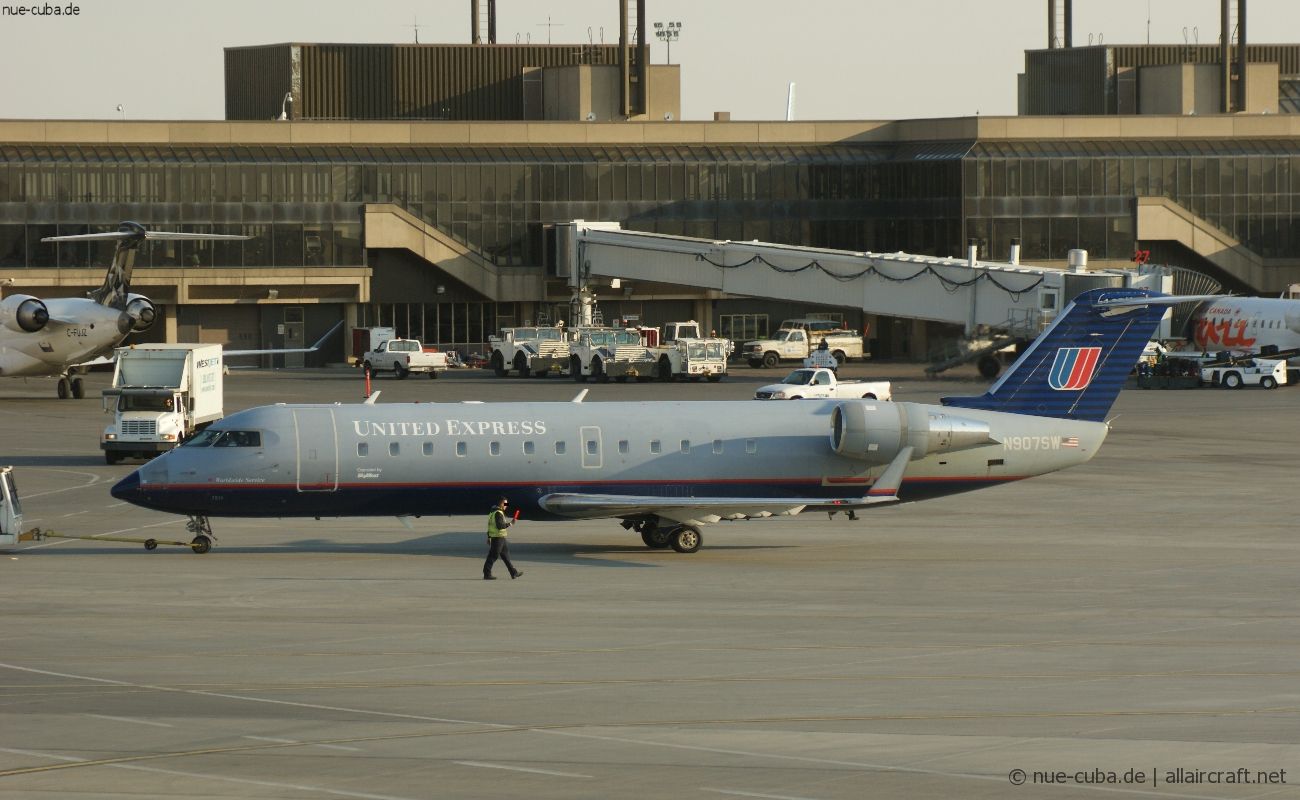 N907SW · Bombardier CRJ-200ER · (YYC / CYYC)