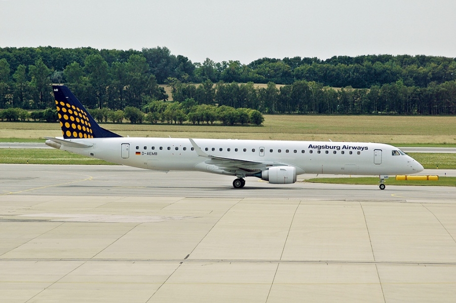 D-AEMB · Embraer 190-200LR · (VIE / LOWW)
