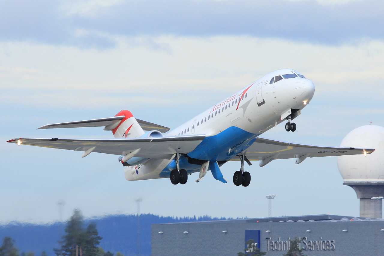 OE-LFR · Fokker 70 · (OSL / ENGM)