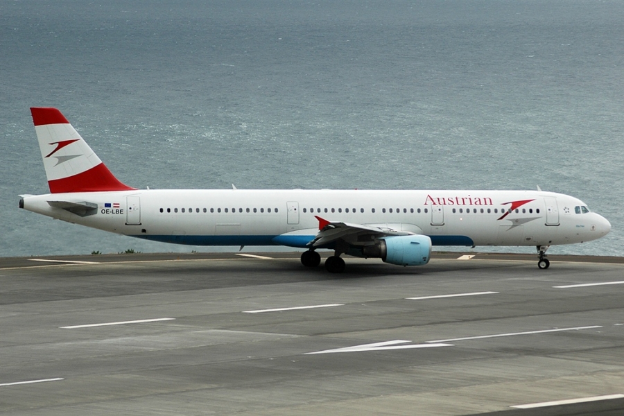 OE-LBE · Airbus A321-211 · (FNC / LPMA)