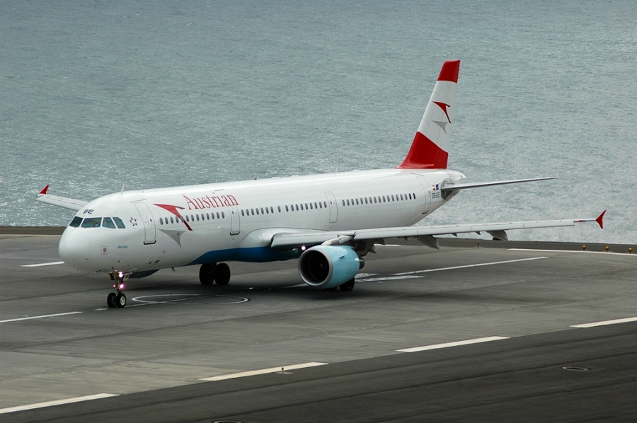 OE-LBE · Airbus A321-211 · (FNC / LPMA)