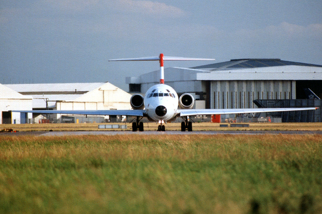OE-LDX · McDonnell Douglas MD-81 · (LHR / EGLL)