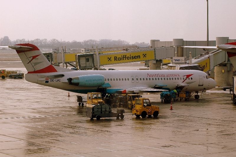 OE-LVC · Fokker 100 · (VIE / LOWW)