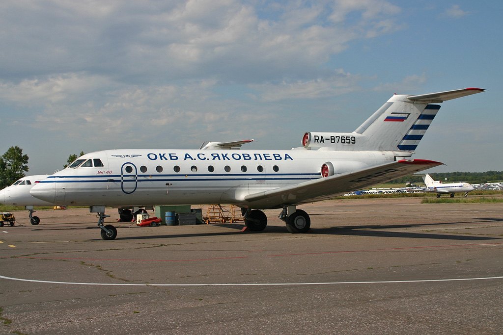 RA-87659 · Yakovlev Yak-40 · (BKA / UUBB)