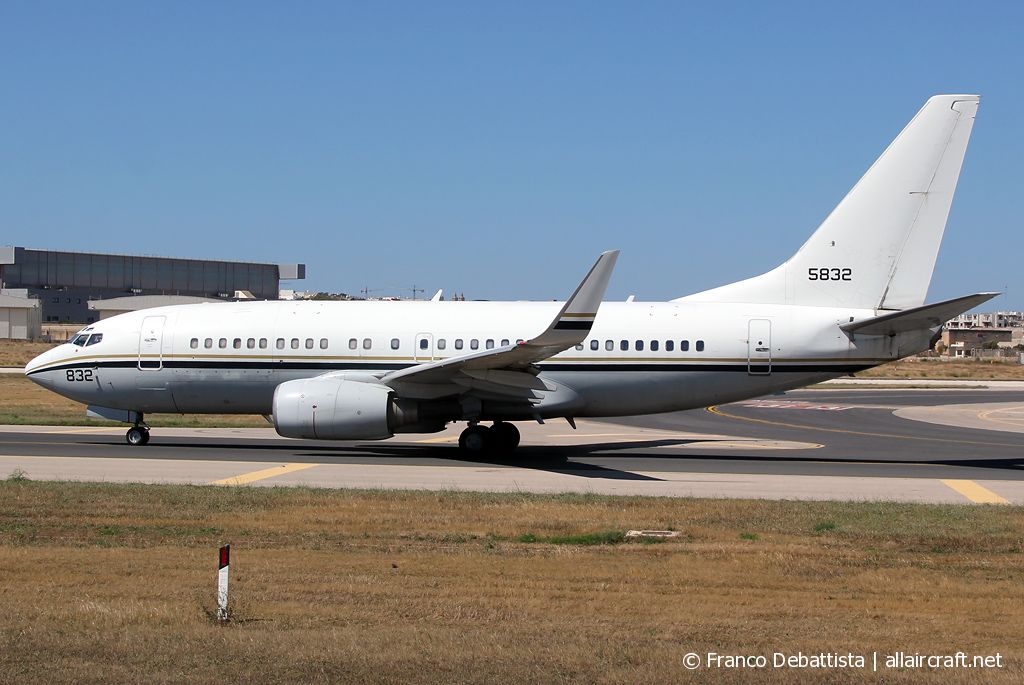 165832 · Boeing C-40A Clipper · (MLA / LMML)