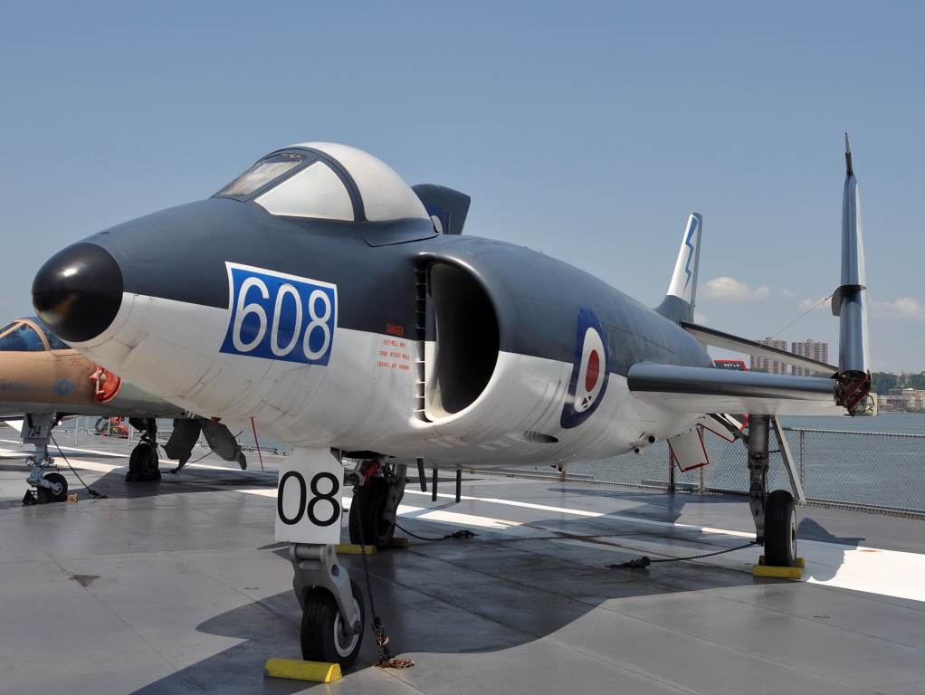 XD220 · Supermarine Scimitar F1 · -