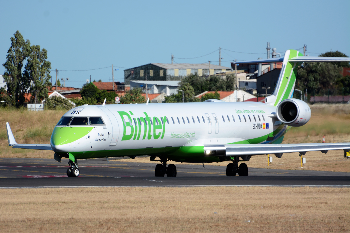 EC-MOX · Bombardier CRJ-1000 · (LIS / LPPT)