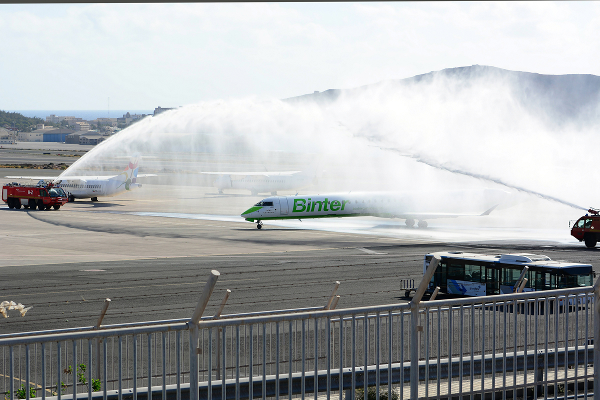 EC-MOX · Bombardier CRJ-1000 · (LPA / GCLP)