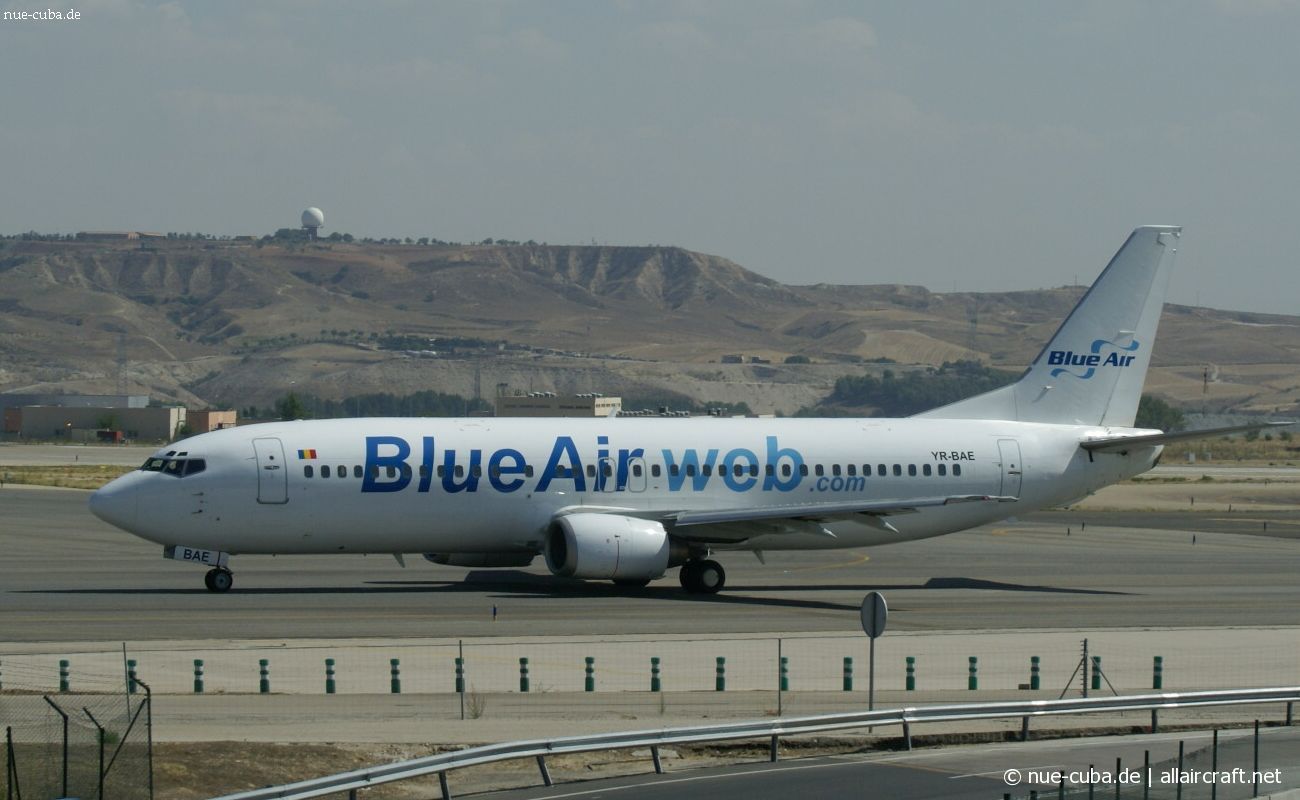 YR-BAE · Boeing 737-4Y0 · (MAD / LEMD)