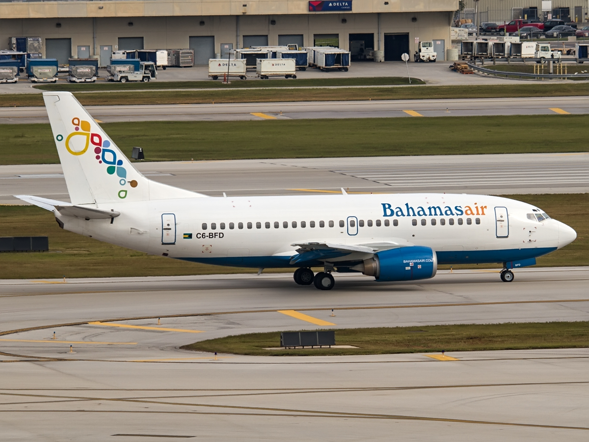 C6-BFD · Boeing 737-5H6 · (FLL / KFLL)