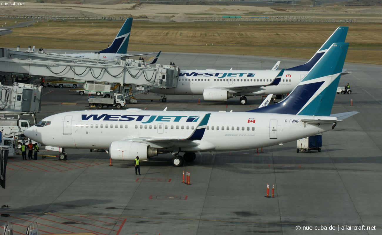 C-FWAF · Boeing 737-7CT(WL) · (YYC / CYYC)