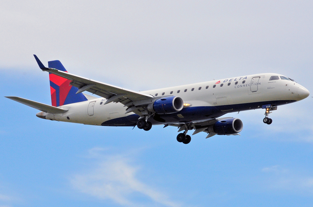 N216JQ · Embraer 170-200LR · (DCA / KDCA)