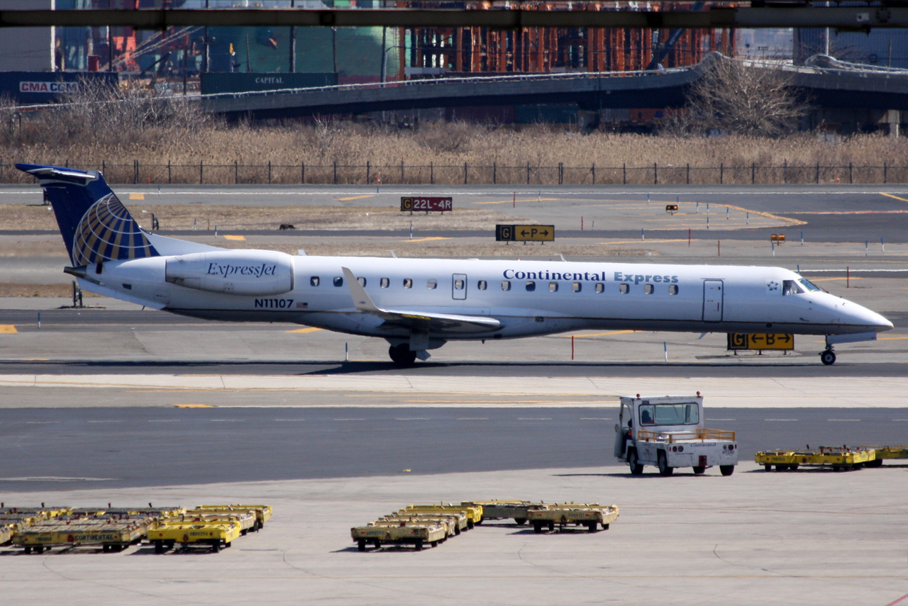 N11107 · Embraer EMB-145XR · (EWR / KEWR)