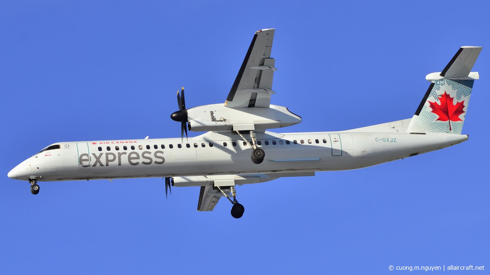 C-GXJZ · Bombardier Dash 8-Q402 · (YUL / CYUL)