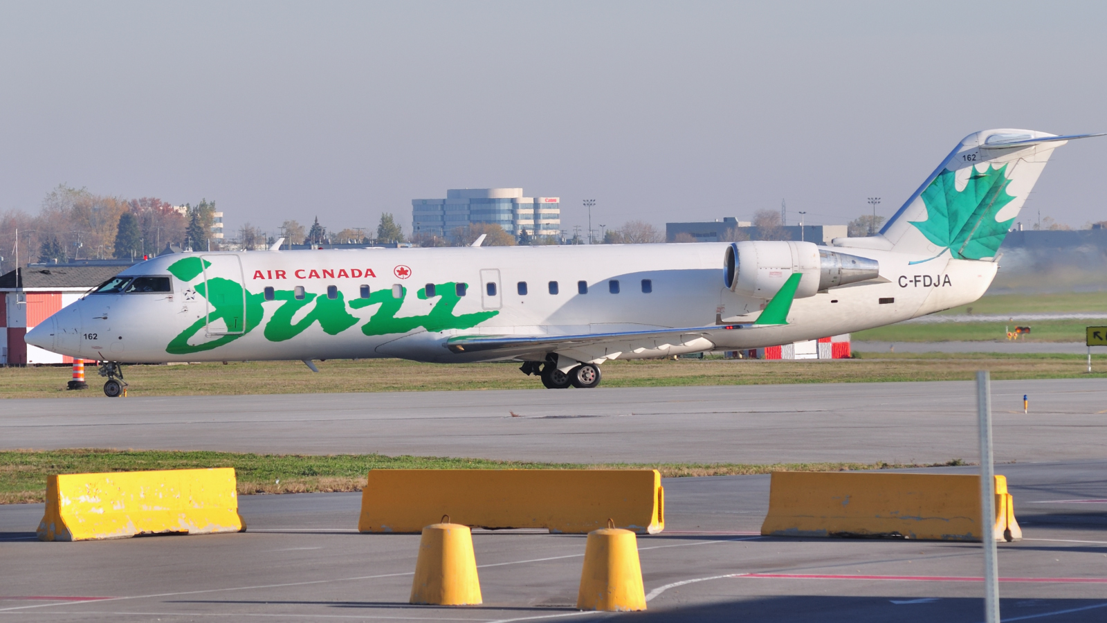 C-FDJA · Bombardier CRJ-200ER · (YUL / CYUL)