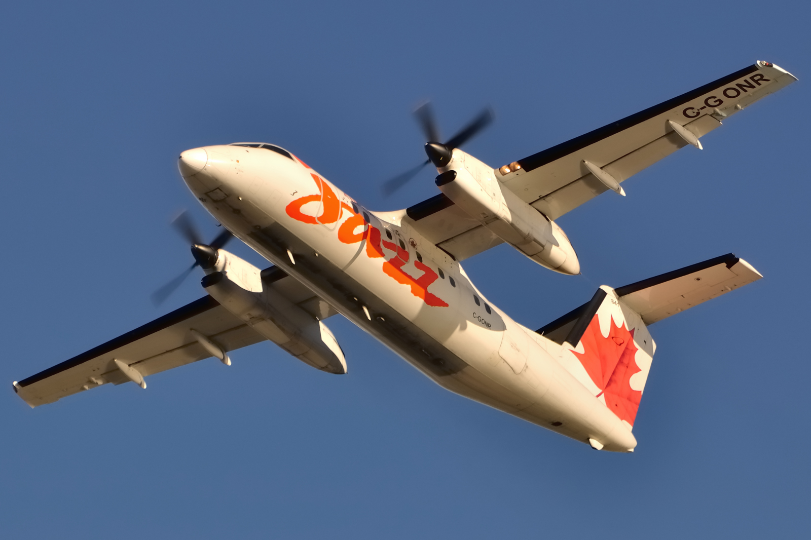 C-GONR · Bombardier Dash 8-102 · (YUL / CYUL)