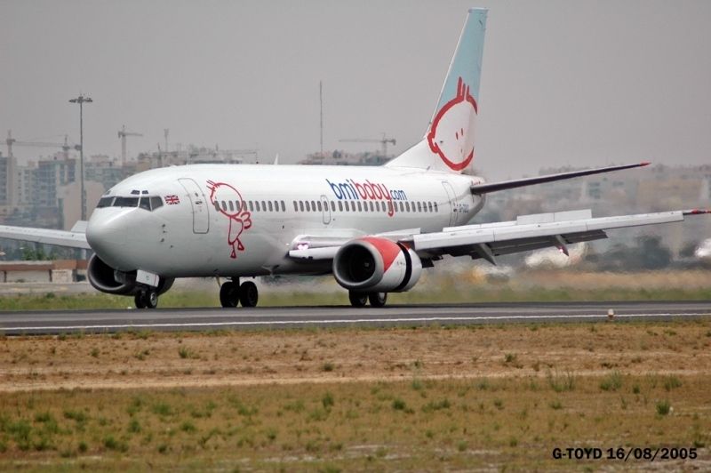 G-TOYD · Boeing 737-3Q8 · (FAO / LPFR)