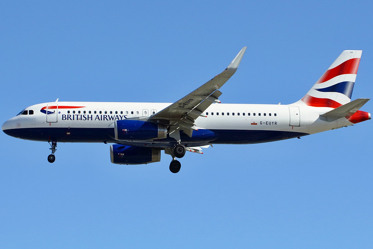 G-EUYR · Airbus A320-232 · (LPA / GCLP)