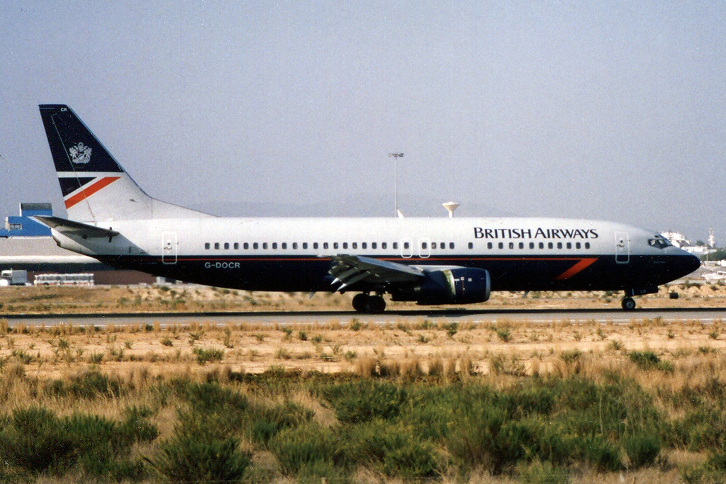 G-DOCR · Boeing 737-436 · (FAO / LPFR)