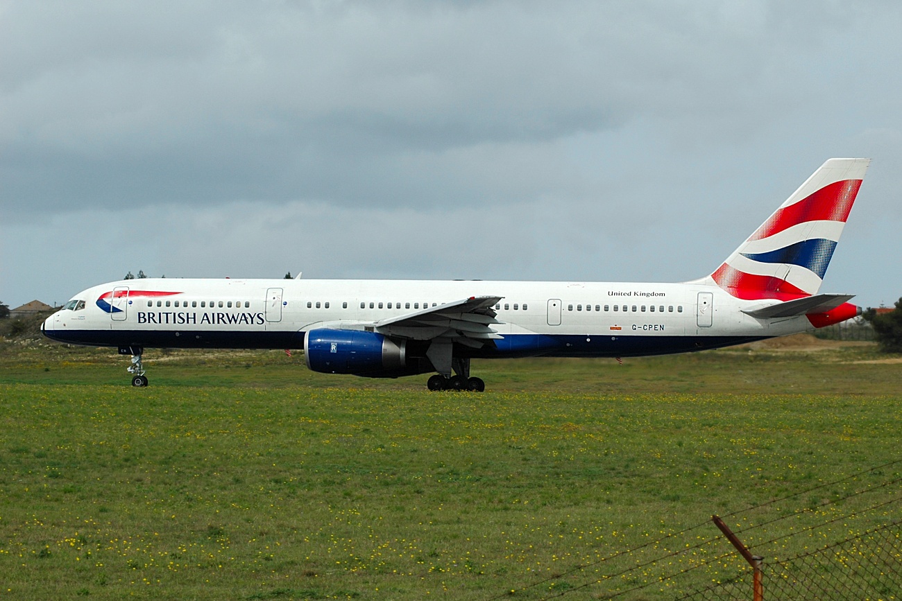 G-CPEN · Boeing 757-236 · (LIS / LPPT)