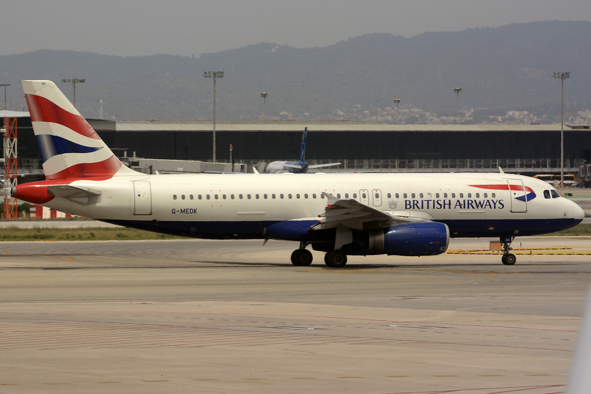 G-MEDK · Airbus A320-232 · (BCN / LEBL)