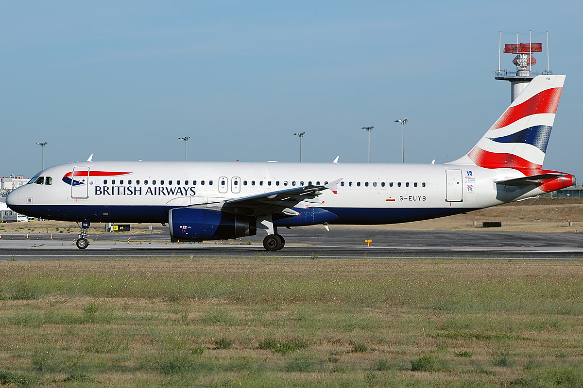 G-EUYB · Airbus A320-232 · (LIS / LPPT)
