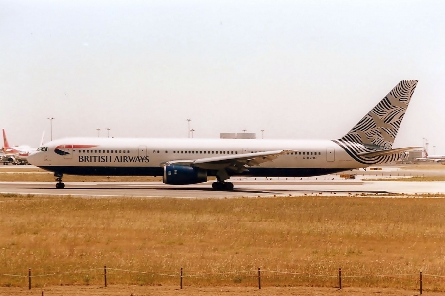 G-BZHC · Boeing 767-336/ER · (LIS / LPPT)