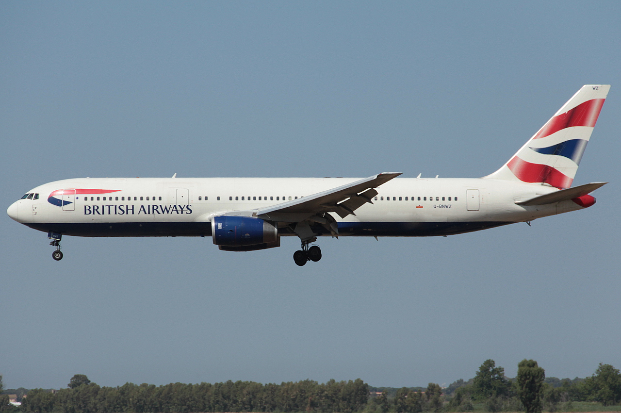 G-BNWZ · Boeing 767-336/ER · (FCO / LIRF)
