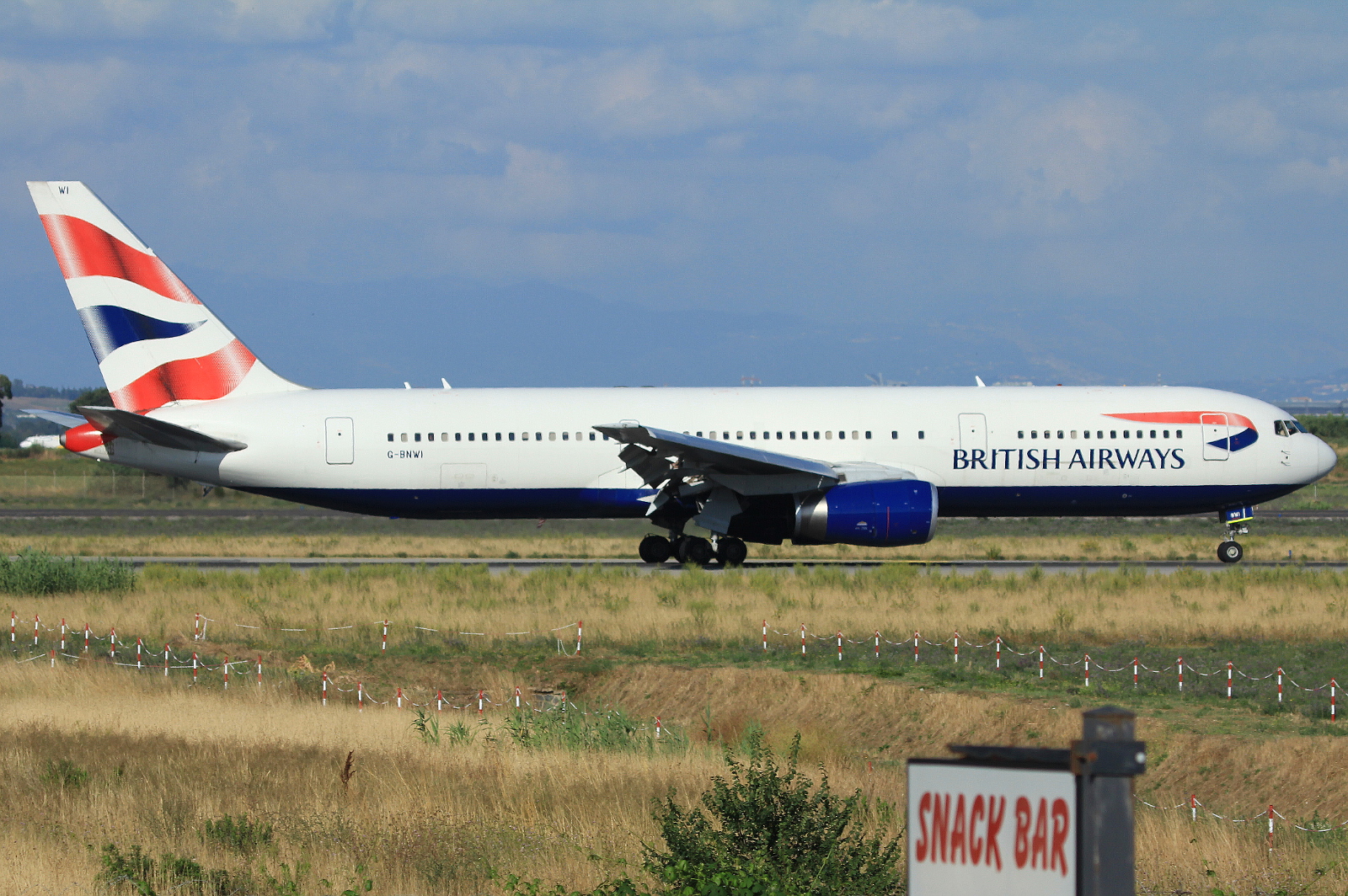 G-BNWI · Boeing 767-336/ER · (FCO / LIRF)
