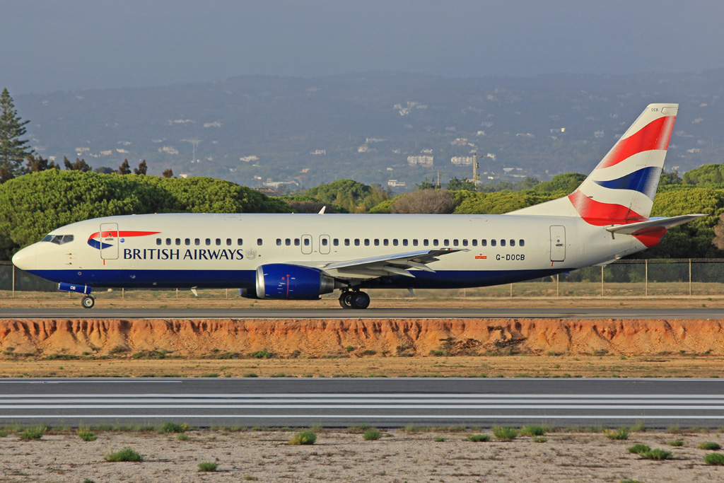 G-DOCB · Boeing 737-436 · (FAO/LPFR)