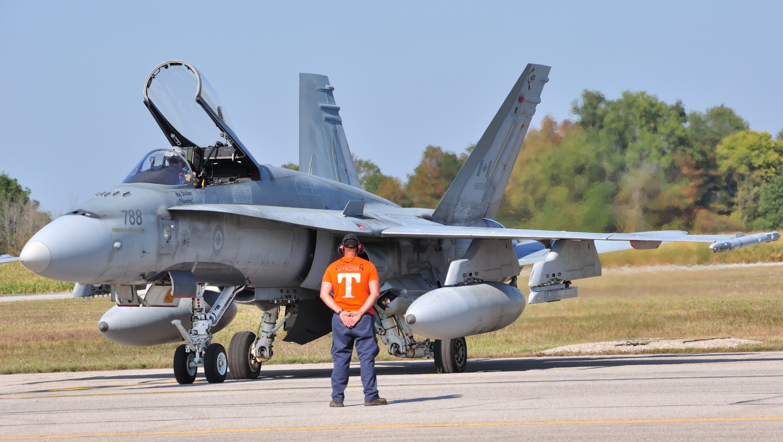 188788 · McDonnell Douglas CF-188 Hornet · (YXU / CYXU)