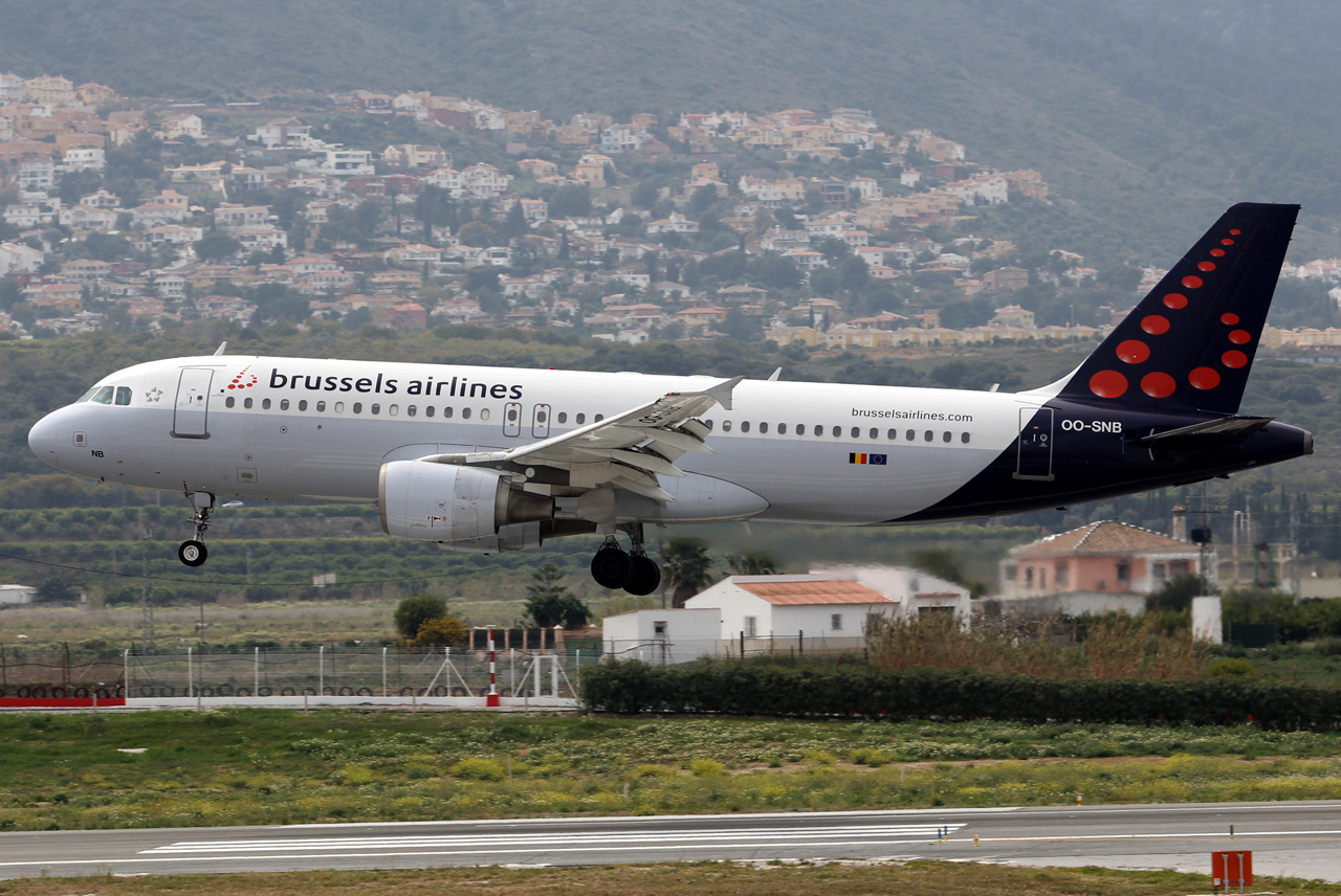 OO-SNB · Airbus A320-214 · (AGP / LEMG)