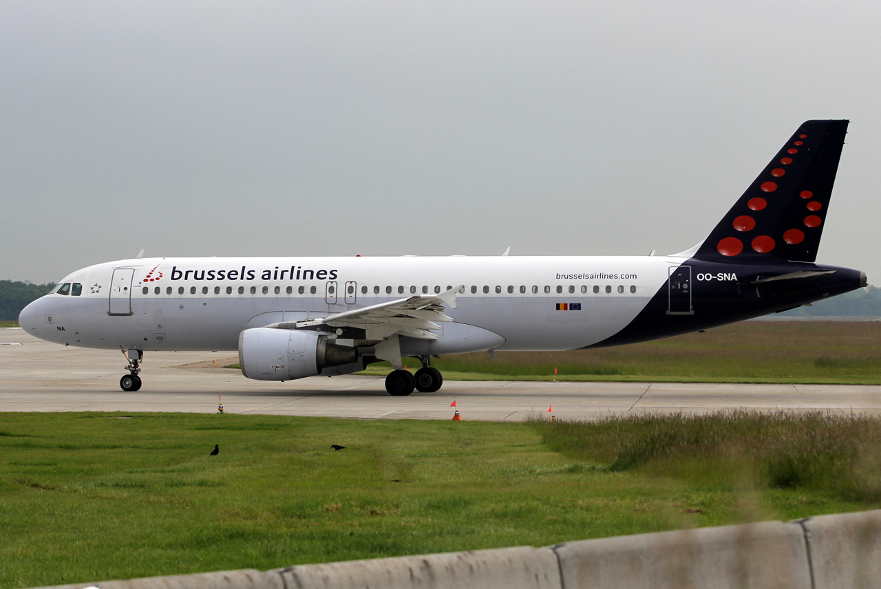 OO-SNA · Airbus A320-214 · (GVA / LSGG)