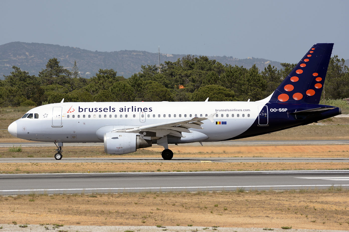 OO-SSP · Airbus A319-113 · (FAO / LPFR)