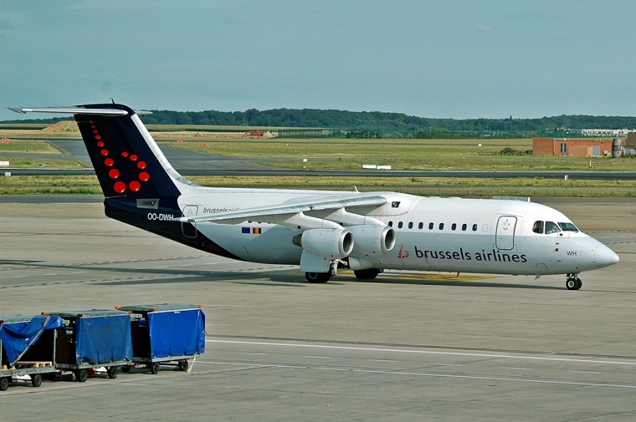 OO-DWH · British Aerospace Avro RJ100 · (BRU / EBBR)