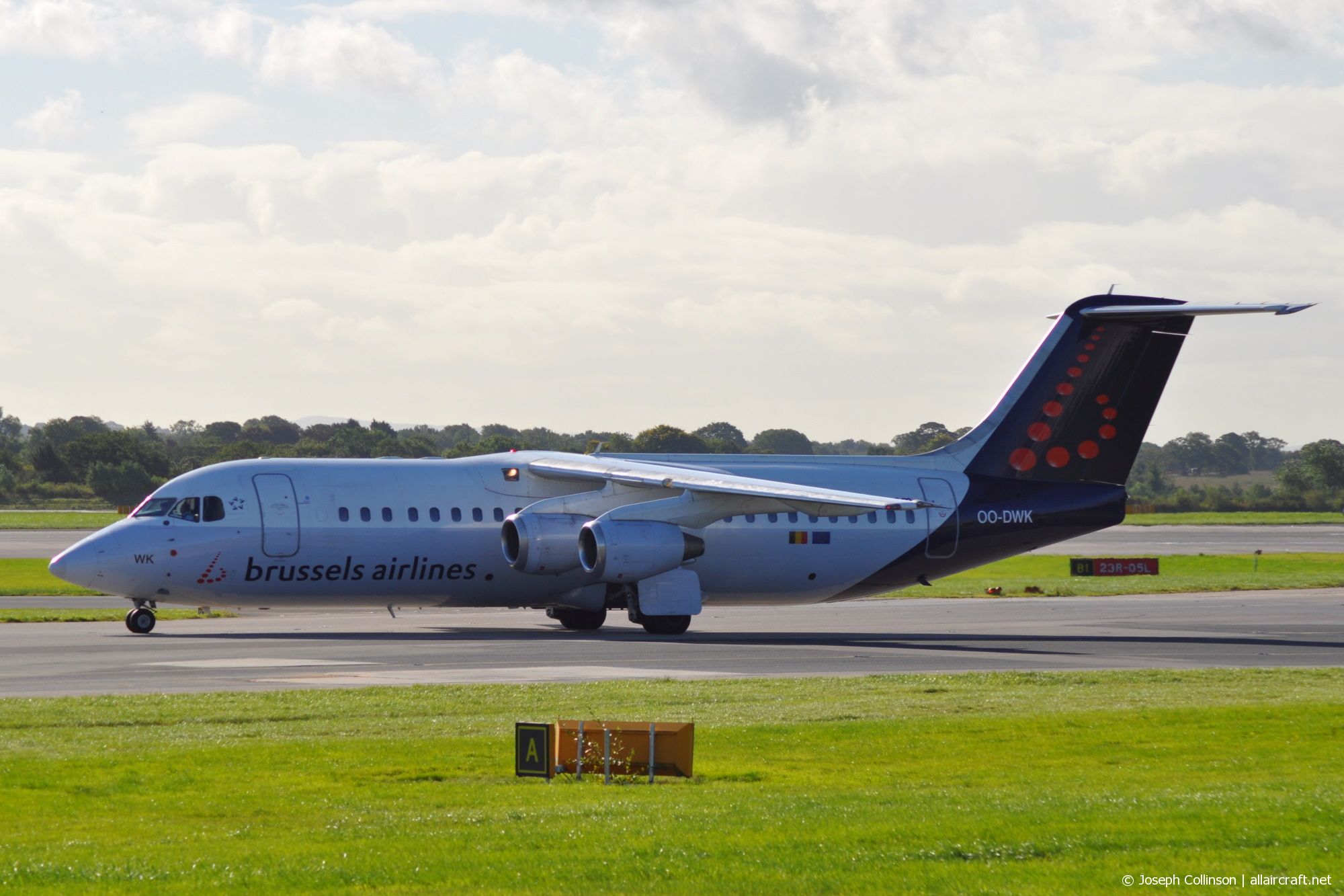 OO-DWK · British Aerospace Avro RJ100 · (MAN / EGCC)