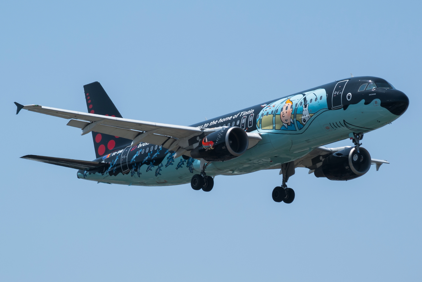 OO-SNB · Airbus A320-214 · (OPO / LPPR)