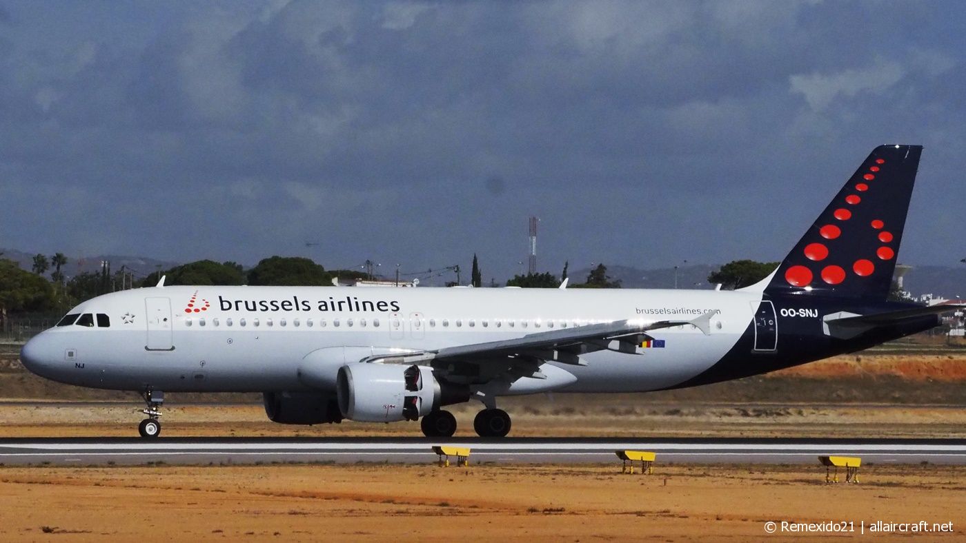 OO-SNJ · Airbus A320-214 · (FAO / LPFR)
