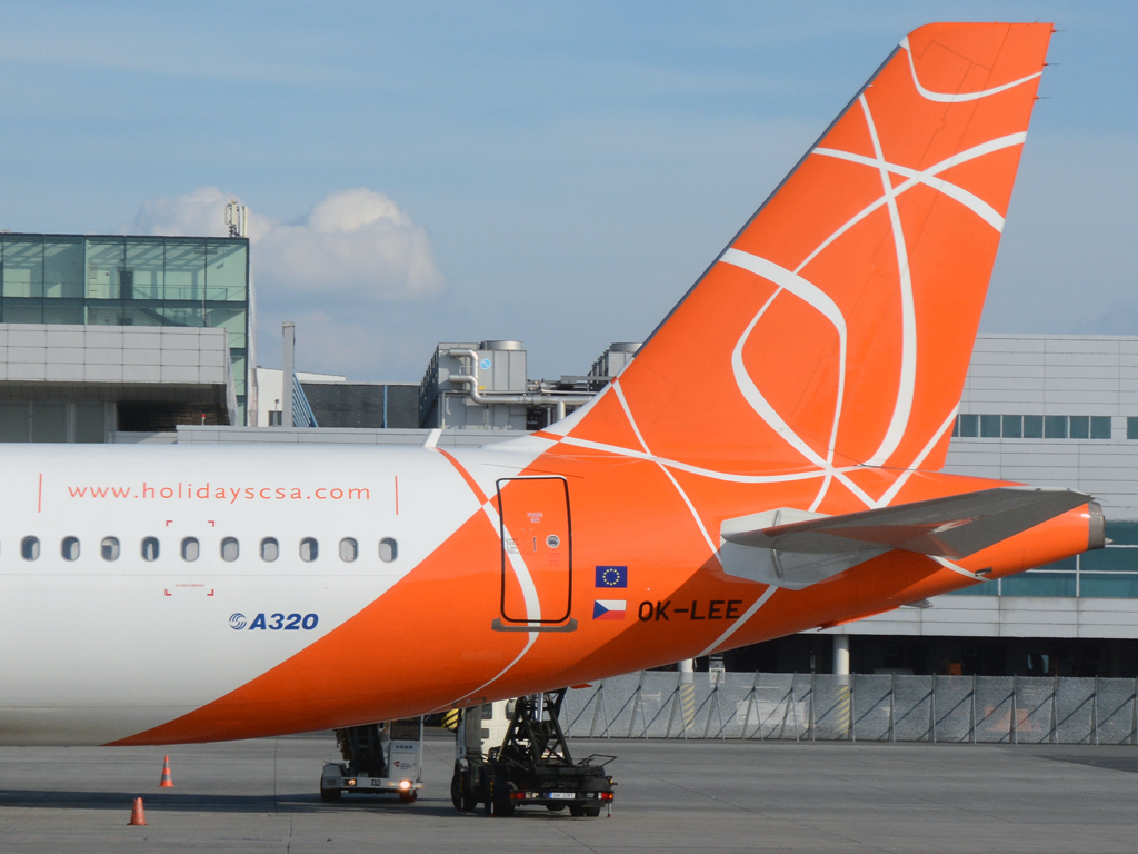OK-LEE · Airbus A320-214 · (PRG / LKPR)