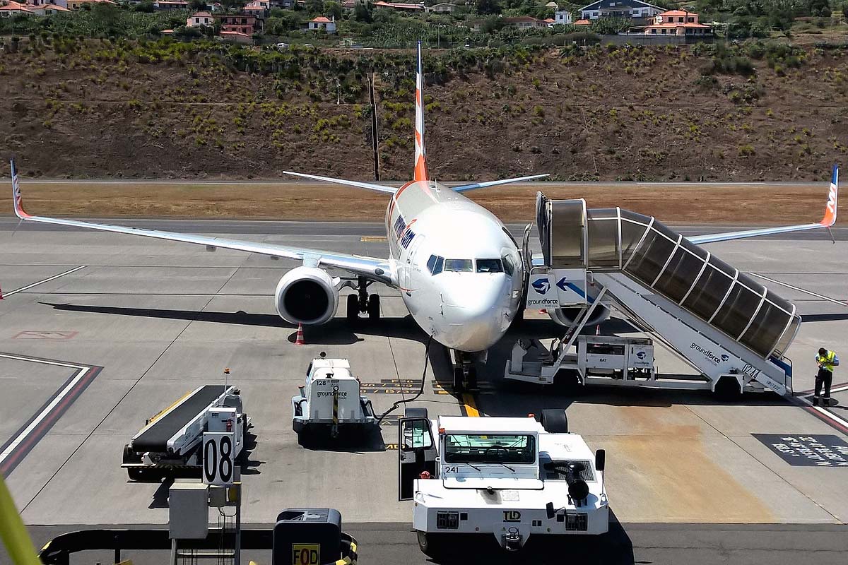 OK-TVV · Boeing 737-86N(WL) · (FNC / LPMA)