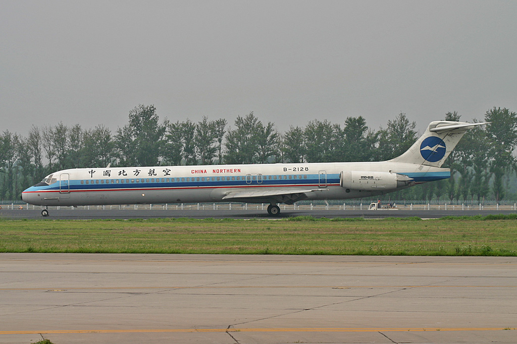 B-2128 · McDonnell Douglas MD-82 · (PEK / ZBAA)