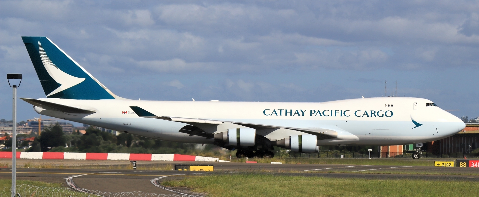 B-LIB · Boeing 747-467F · (SYD / YSSY)